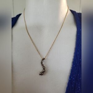 Elegant Gold Pendant Necklace